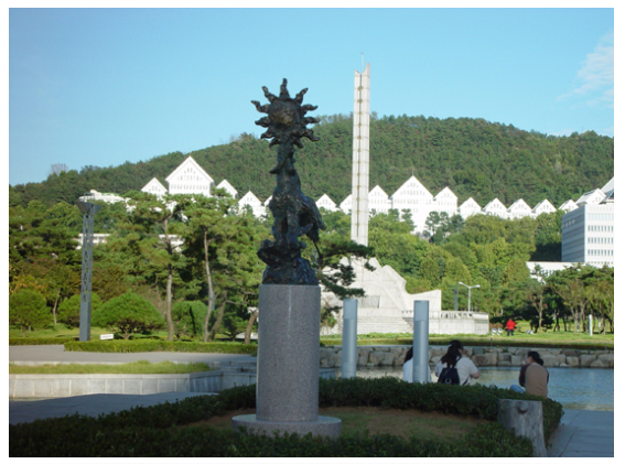 내일의 태양 조형물 THUMBNAIL